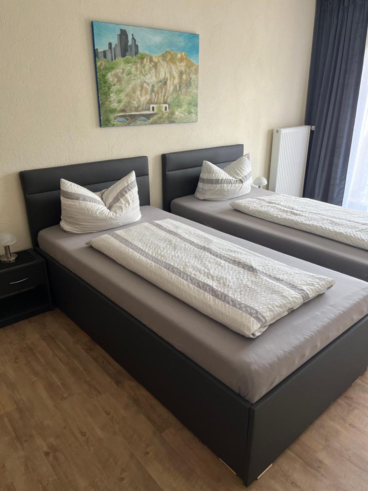 Haus Claudia Hotell Müllenbach Exteriör bild